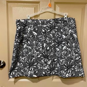 Coral Bay woman’s black golf skirt - SZ 16 P